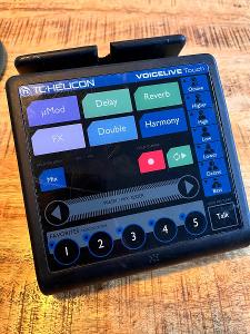 TC-Helicon Voicelive Touch (VADNY DISPLAY!)