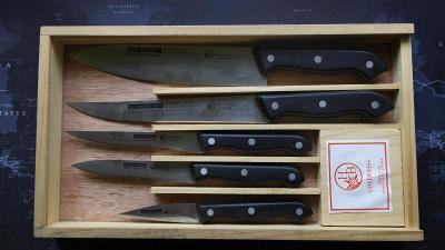 Súprava švajčiarskych kuchynských nožov