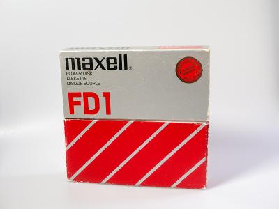 9x staré diskety MAXELL FD 1