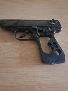 Znehodnotená zavarená pištoľ Sauer 38H