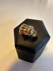 Zlatý 18K (750) prsteň s diamantmi - 5,18 g