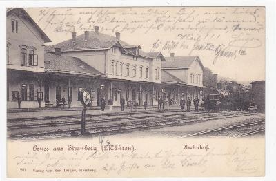 ŠTERNBERK nádražie lokomotíva železničiari cestujúci živá okr. Olomouc