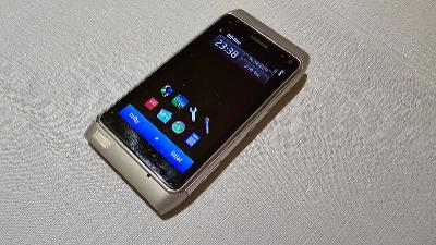 Nokia N8 - zberateľský fotomobil