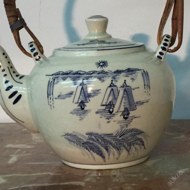 Porcelánová stará konvice na čaj č. 2836 - Starožitnosti a umenie