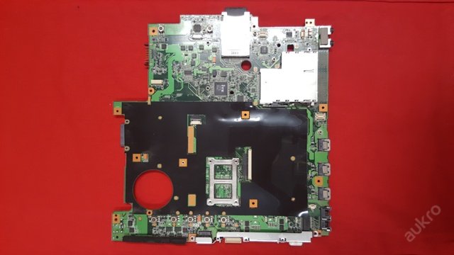 Vadná základní deska z Asus F5Z - Notebooky, příslušenství