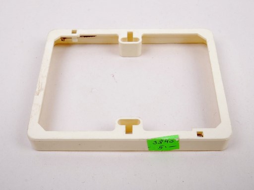 Rámeček pod zásuvku/ vypínač 10,8 cm x 8 cm (P939) - Stavebniny