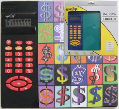 Podložka pod myš s kalkulačkou a převodníkem měn