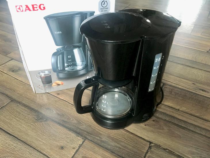 Kávovar AEG KF3200, nefunkční, pouze svítí