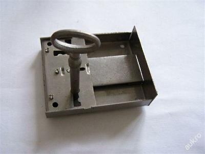 zámek skříňový 60 mm s klíčem