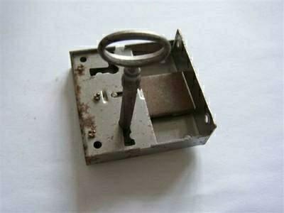 zámek skříňový 40 mm s klíčem
