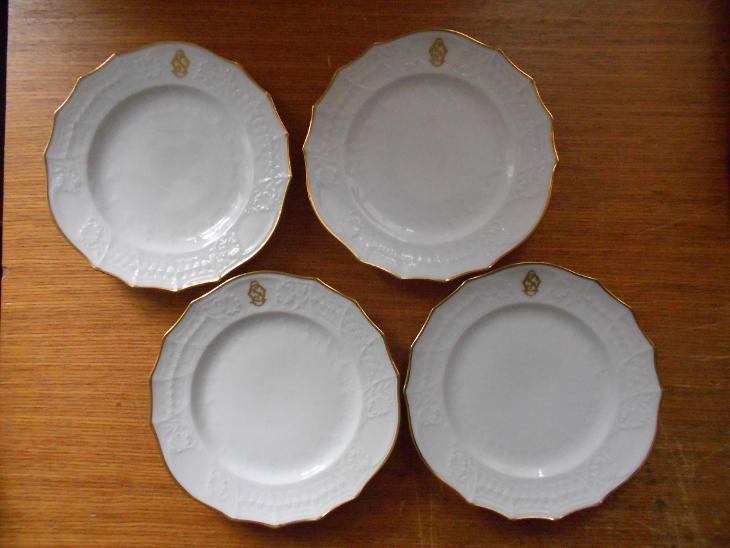 Čtyři talíře WAHLISS, zač. 20. století, perfektní stav - Starožitné porcelánové talíře