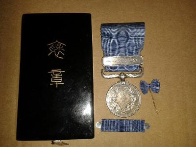 Japonsko Medal of Honor Lite Blue Ribbon RARITA (A-6)