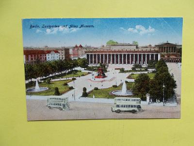 Berlín zahrady a Staré Museum autobus patrový prošlá 1930 2 x známka 
