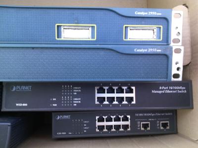 Set 4ks m.switchů od leadera trhu CISCO a PLaNET bez adaptérů i kabelů