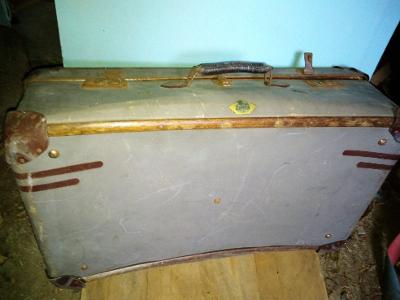 Starý kufr                              KUPTE    VÍCE NELATÍTE DOPRAVU
