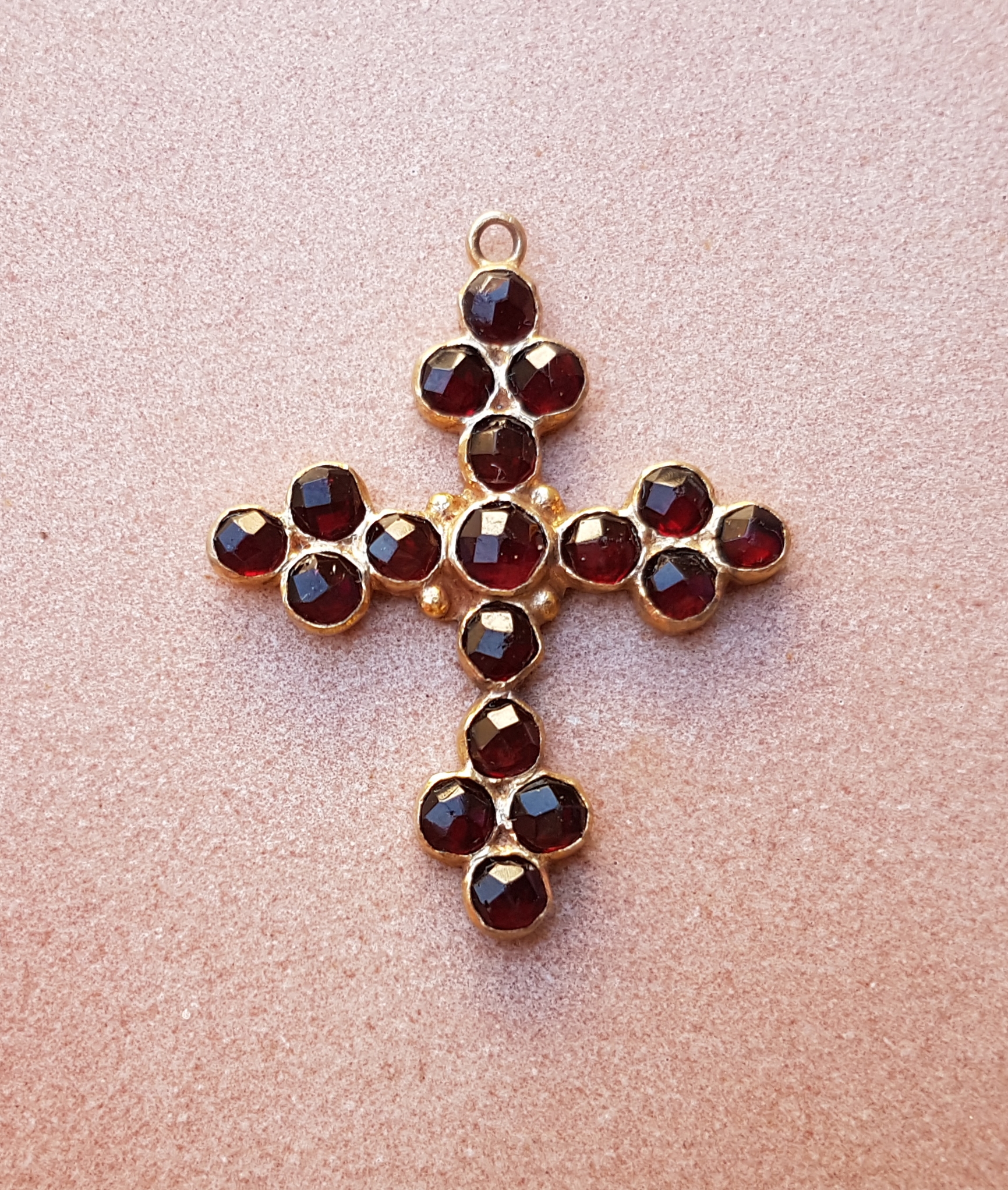 Křížek 3,8 cm český granát - Starožitnosti