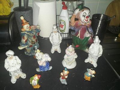 Konvult porcelánovách/keramických klaunů