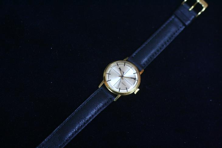 dětské hodinky PRIM 66, zlacený číselník, zlacené pouzdro, - Starožitnosti