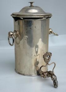 Starý samovar na čaj 19.století