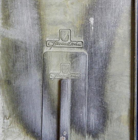 Starý německý držák na teploměr - postříbřený obecný kov - Starožitnosti