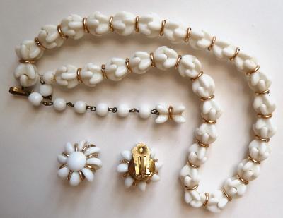 Starožitný korálkový náhrdelník a náušnice