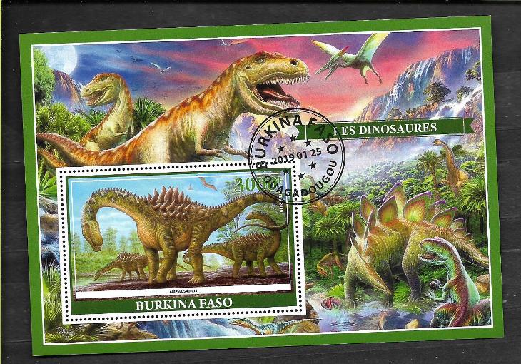 Burkina Faso 2019 - Dinosauři - Ampelosaurus