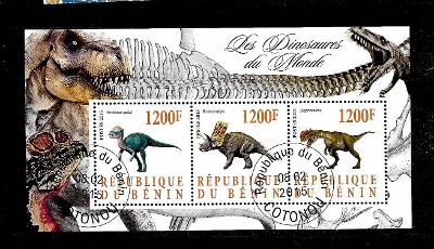 Benin 2015 - Dinosauři - Acrotholus, Bravoceratops, Dilophosaurus