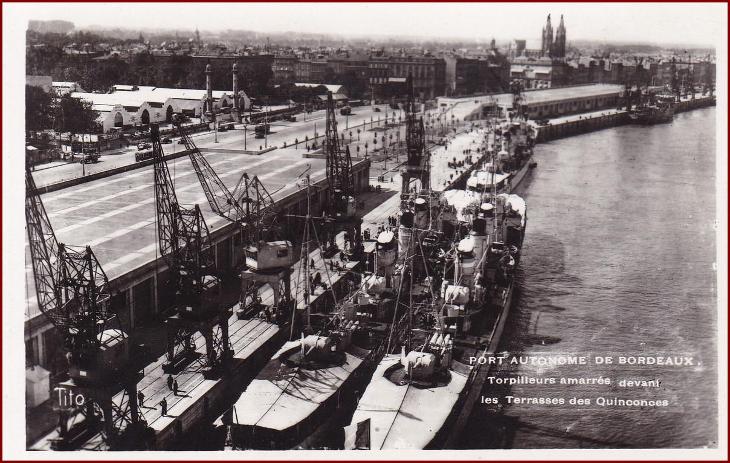 Lodě * přístav, válečné lodě, armáda, Bordeaux, Francie * M6599 - Pohlednice