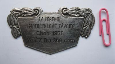 Krásná motocyklová cena za první místo v kubatuře do 350 ccm Cheb 1956