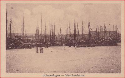 Scheveningen (Haag) * Visschershaven přístav lodě * Holandsko * Z1085