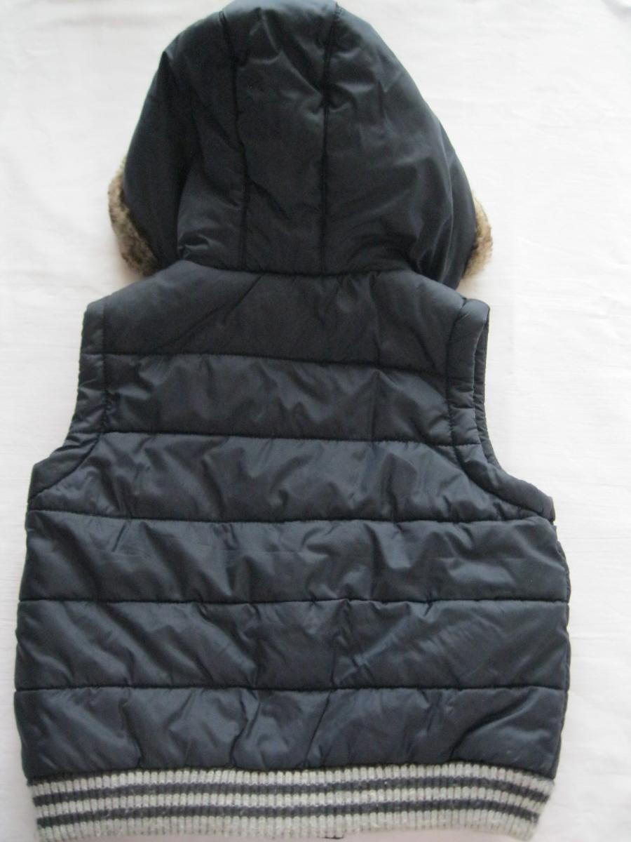 Prošívaná vesta NEXT s kapucí, velikost 98, 2-3 roky - Oblečení pro děti