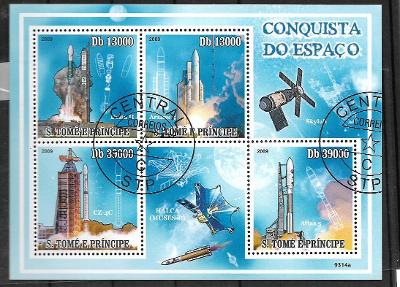 Sao Tomé 2009 - Kosmos - Delta II.,Ariane 5, CZ-4C, Atlas 5, Skylab