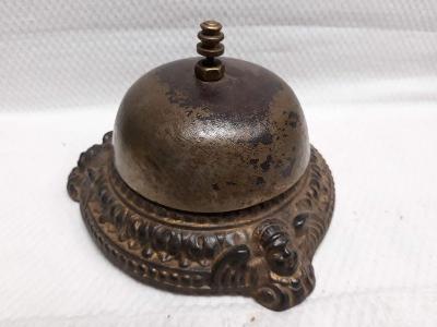 Zvoneček pro pokojskou nebo recepční (136)