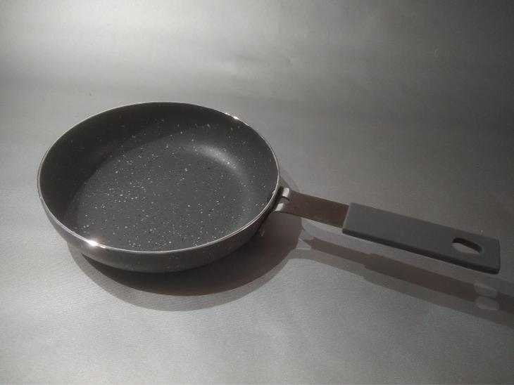 BANQUET Pánev mini GRANITE Grey 14 x 3 cm-Rozbaleno ( BC 149 Kč ) - Vybavení do kuchyně