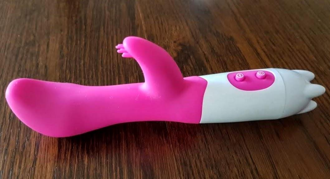 Nový vibrátor s výstupkem pro dráždění klitorisu - 30 možností vibrací - Erotika