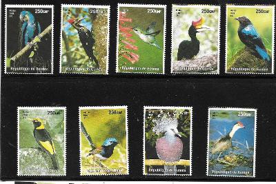 GUINEA - ptáci - papoušek Ara,, tukan, kardinál, kolibřík, datel... **