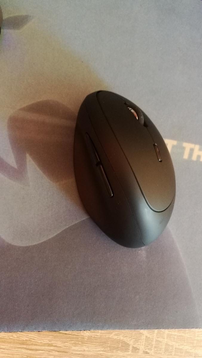 trust orbo wireless ergonomic mouse