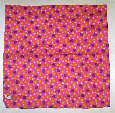 Šátek Puntíky na růžovém 53 x 54 cm 100% bavlna